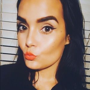 Meet your Posher, Belinda